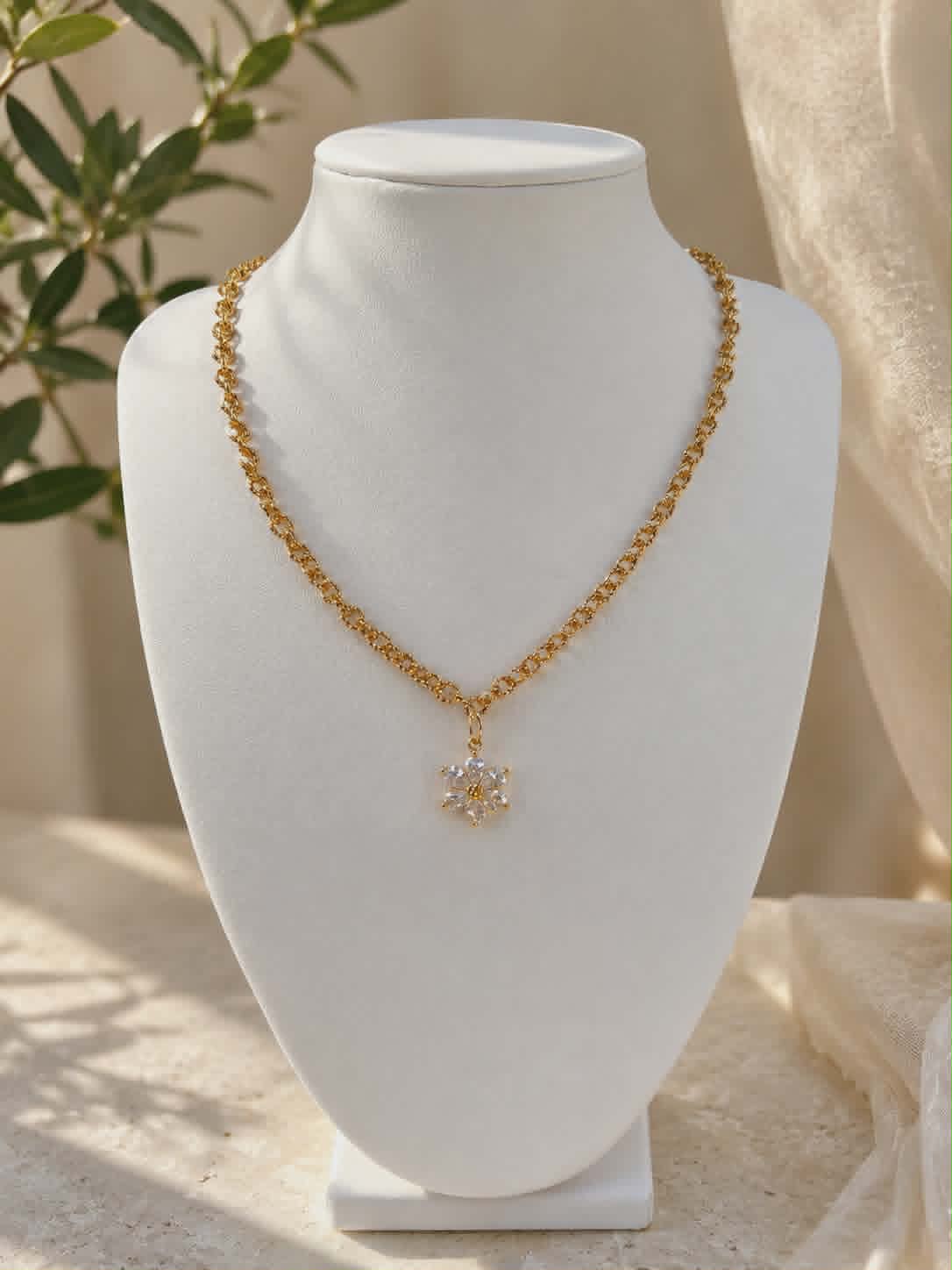 Collier "fleur d'or"