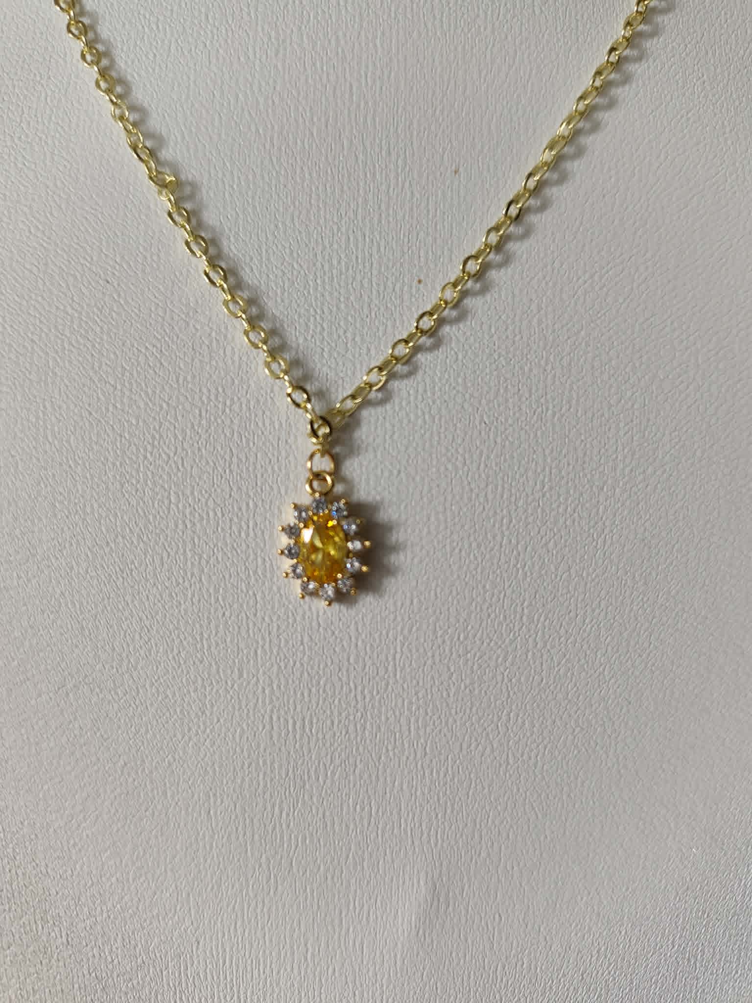 Collier "médaillon jaune"