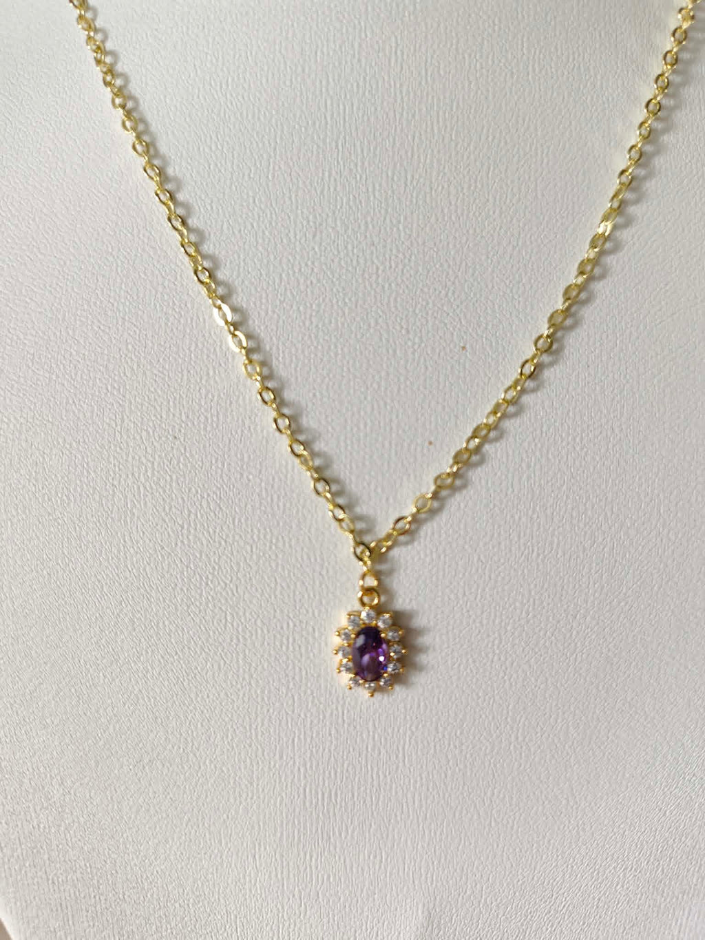 Collier "médaillon violet"