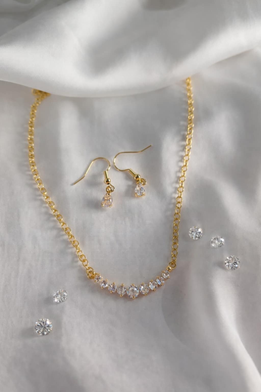 Parure collier et boucles d'oreilles doré  et brillant - Éclat Impérial