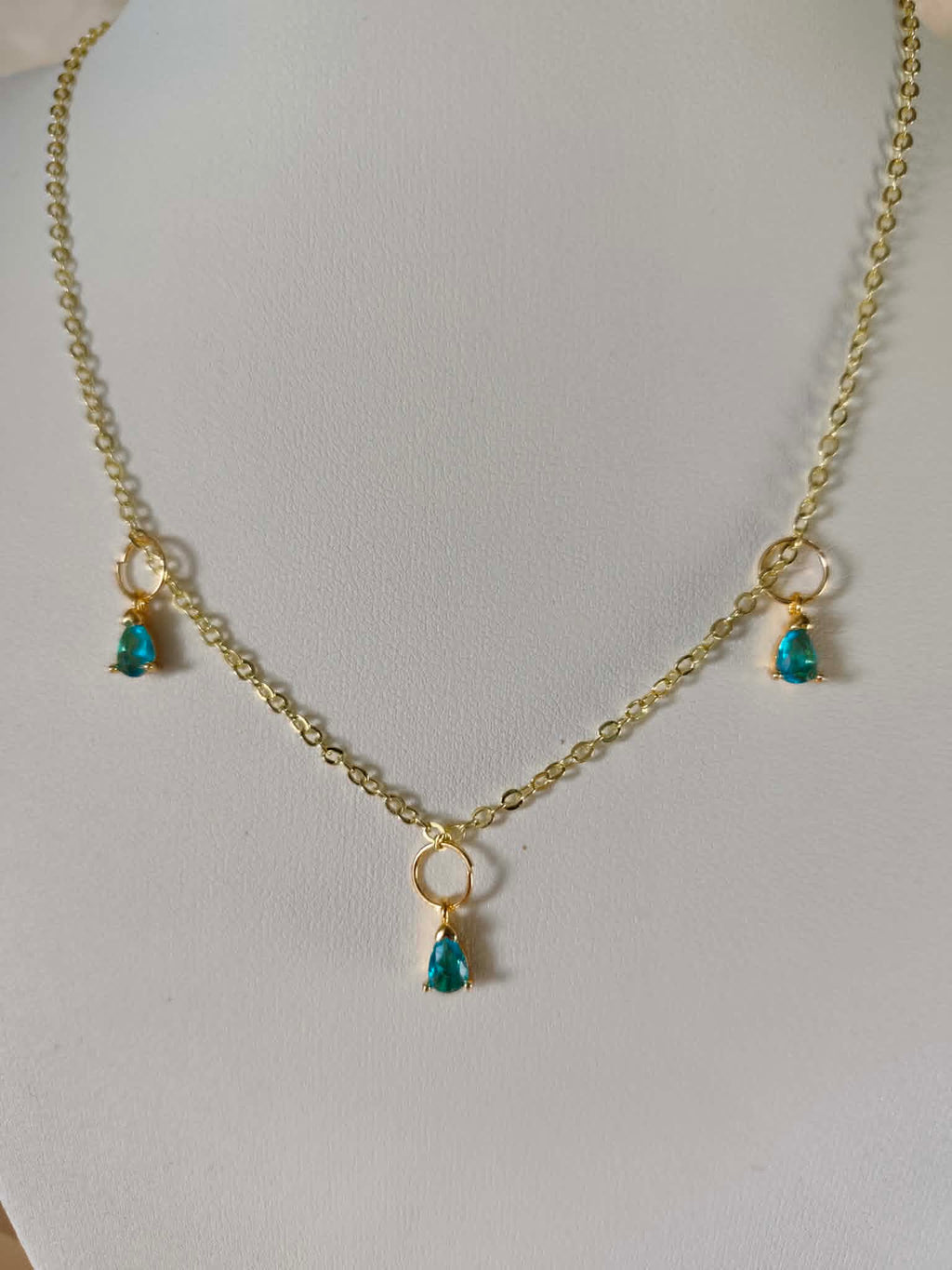 Collier "Éclat du Royaume Bleu"