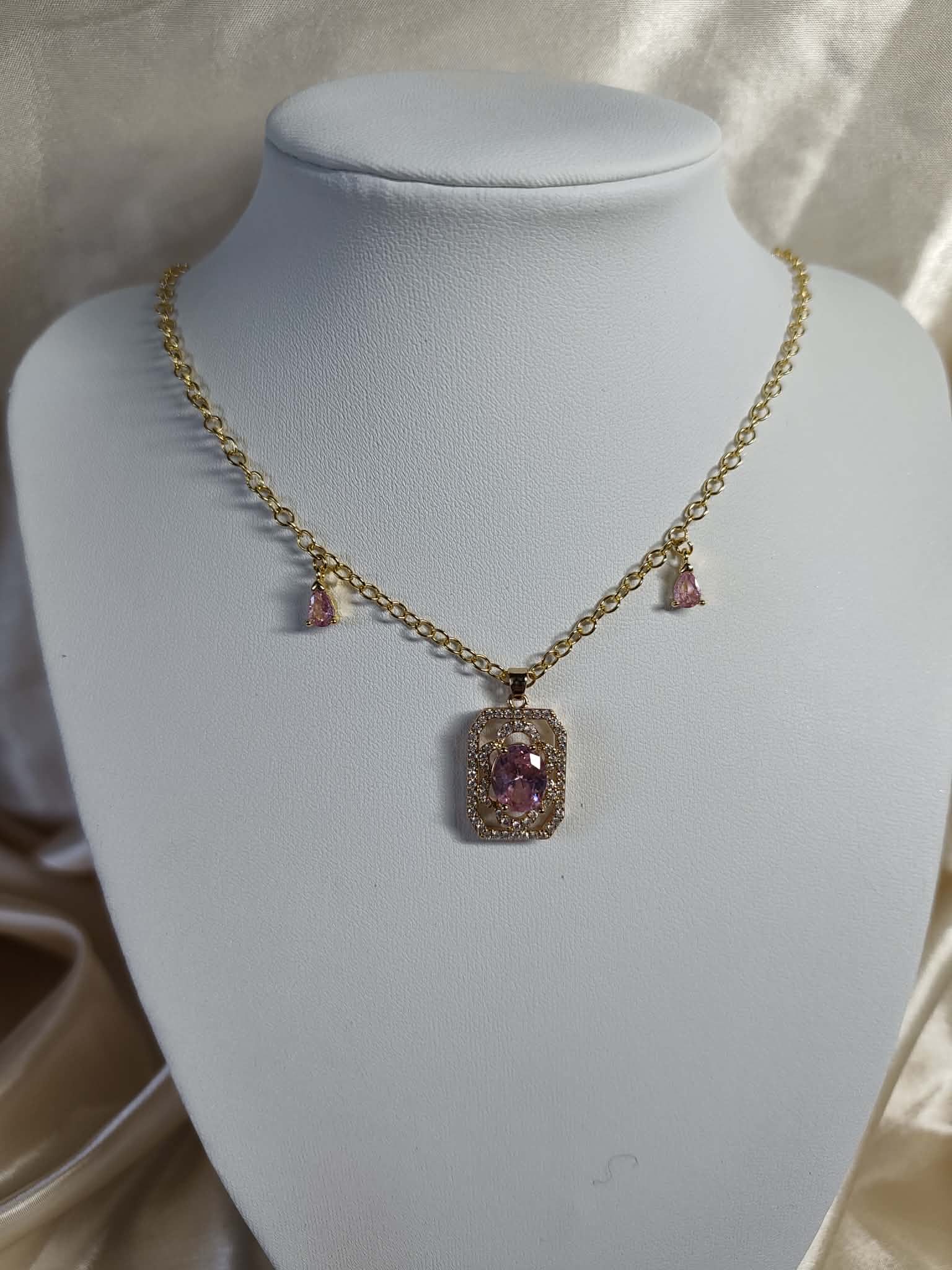 Collier "éclat rose"