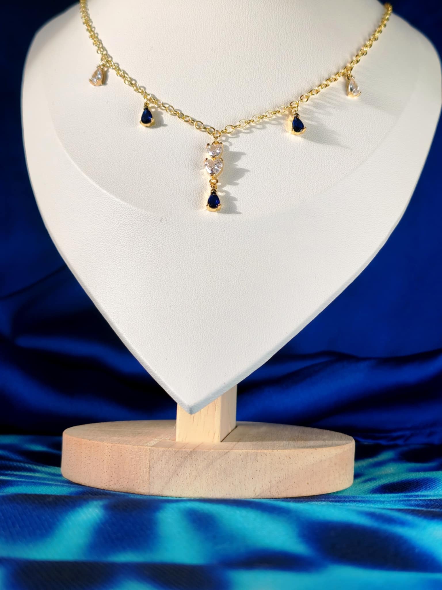 Le collier cœur doré et bleu - Nyx- déesse de la nuit