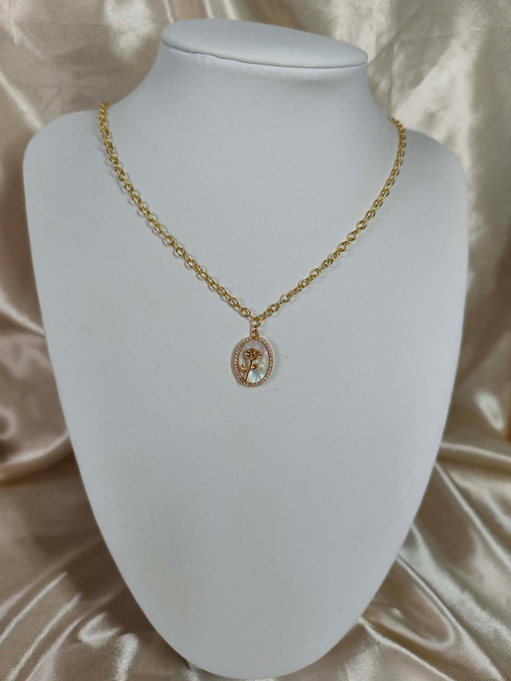 Collier "Rose Éternelle"