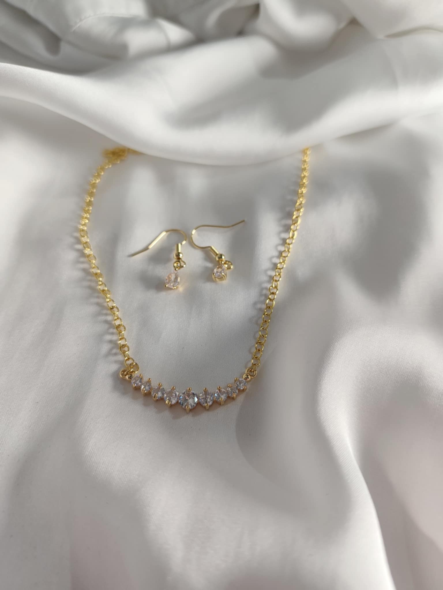 Parure collier et boucles d'oreilles doré  et brillant - Éclat Impérial