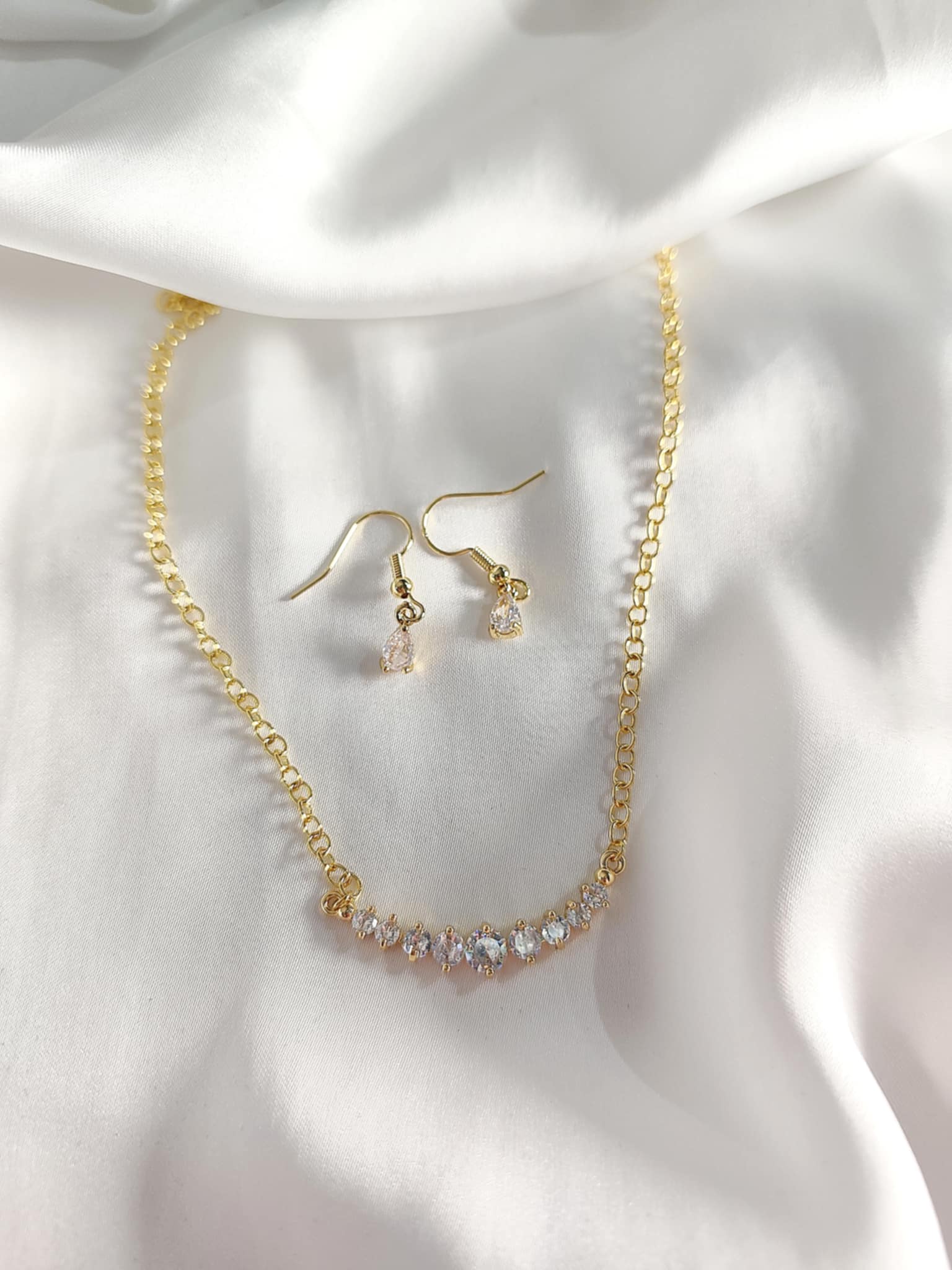 Parure collier et boucles d'oreilles doré  et brillant - Éclat Impérial