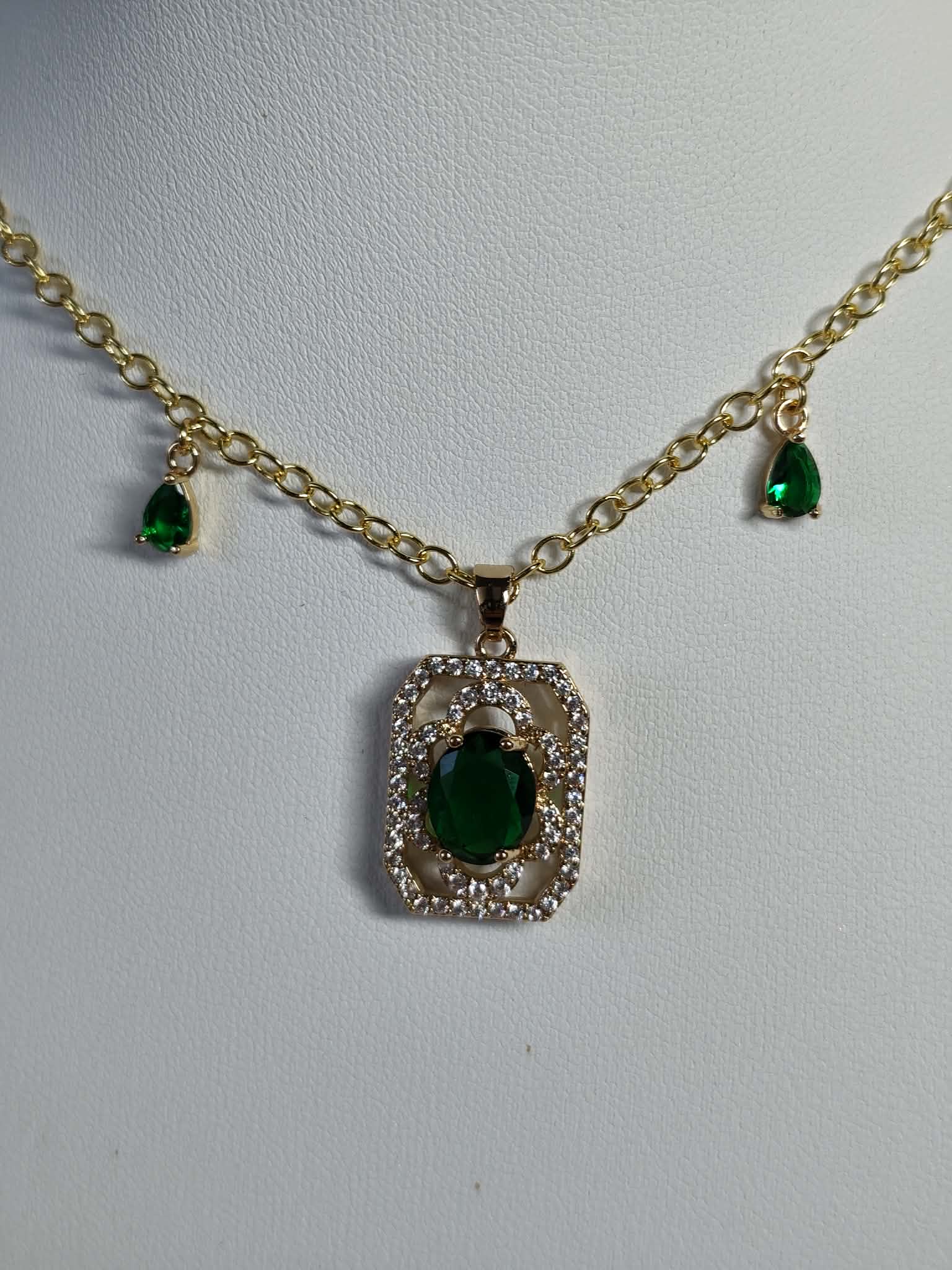 Collier "l'émeraude sublime"