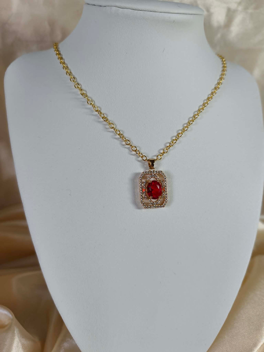 Collier "rouge rubis"