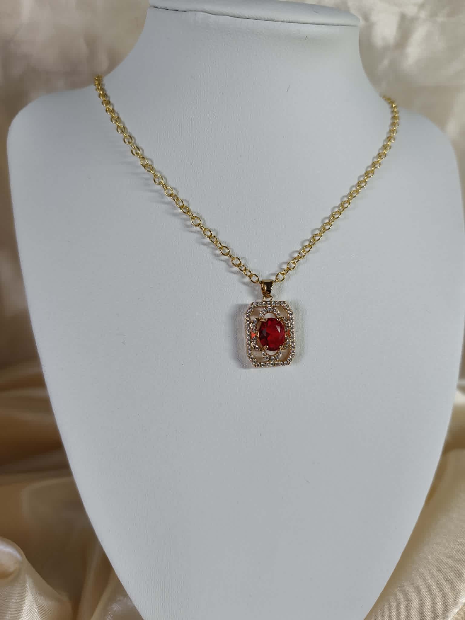 Collier "rouge rubis"