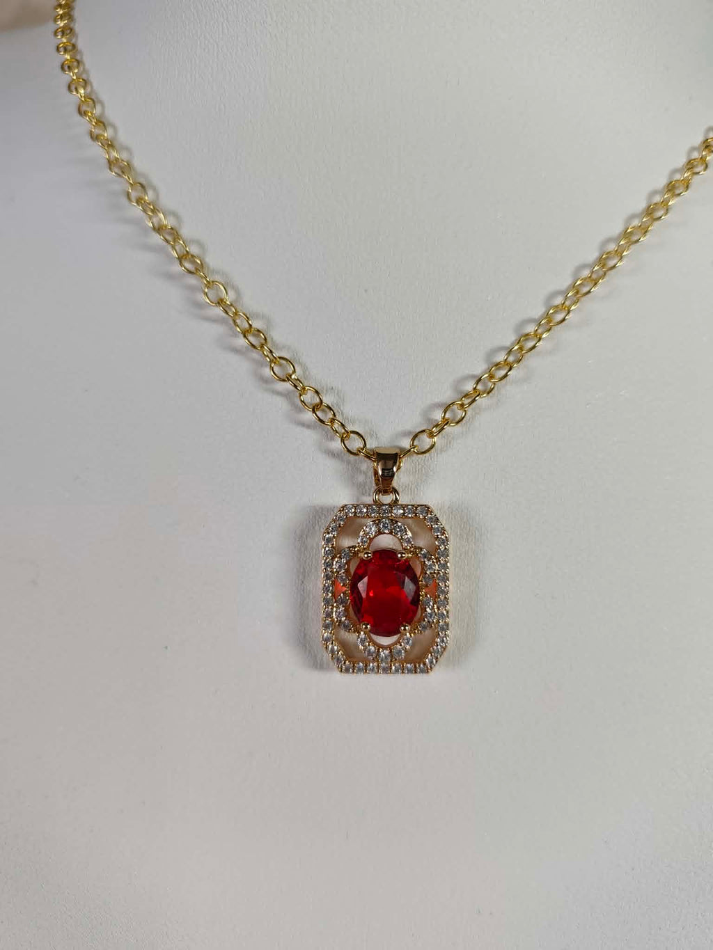 Collier "rouge rubis"