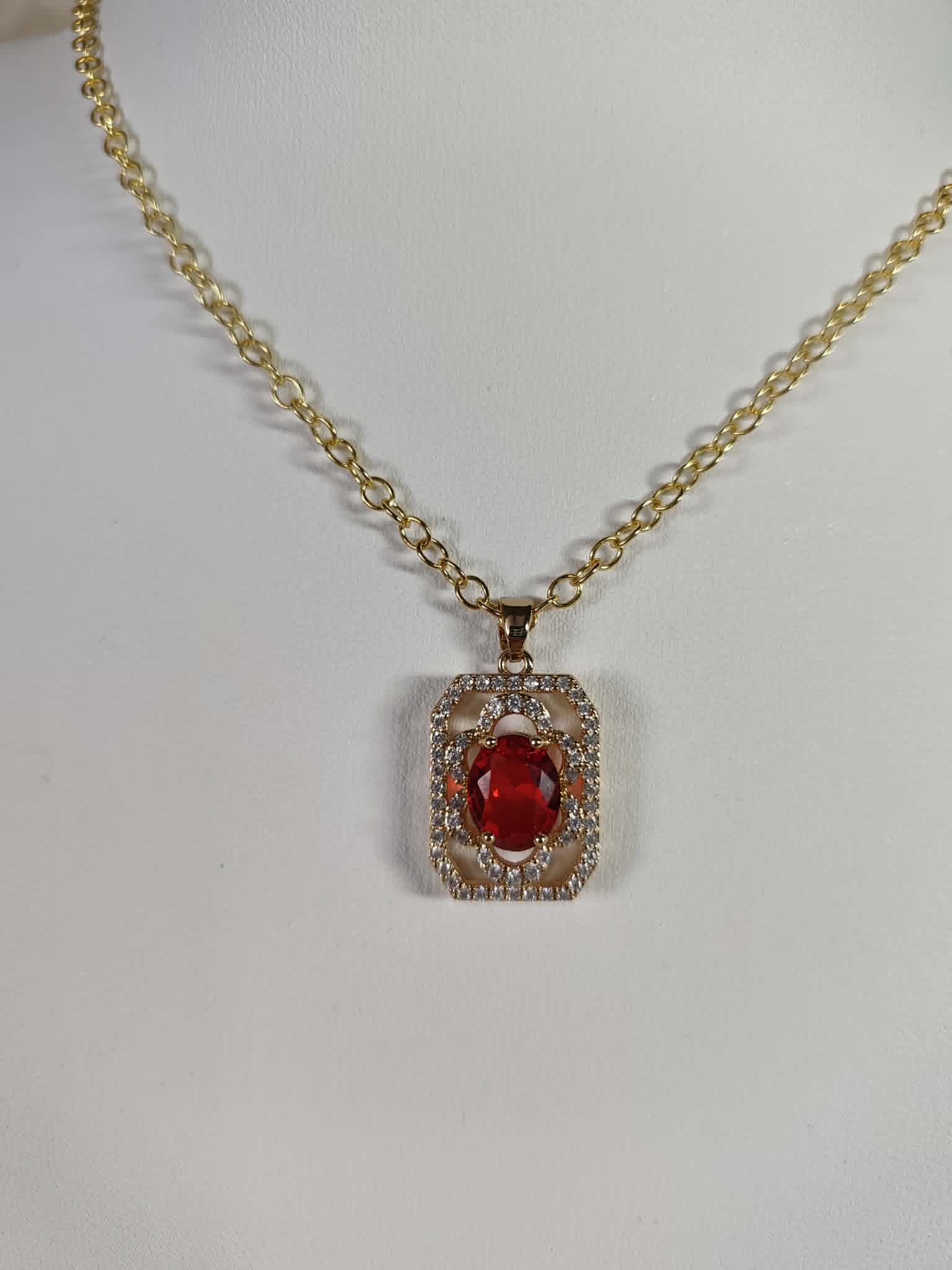 Collier "rouge rubis"