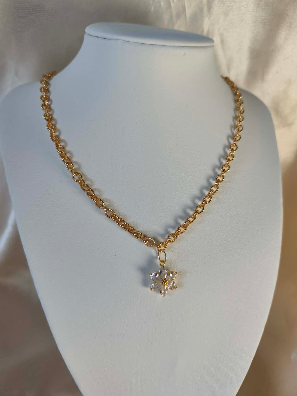 Collier "fleur d'or"
