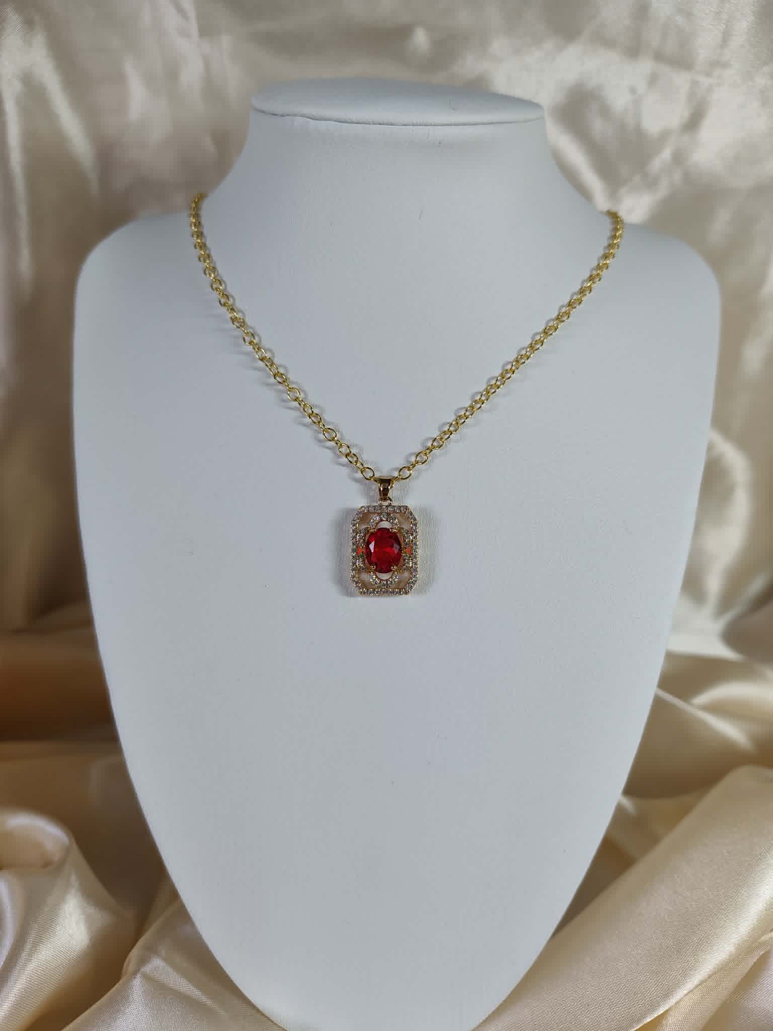 Collier "rouge rubis"