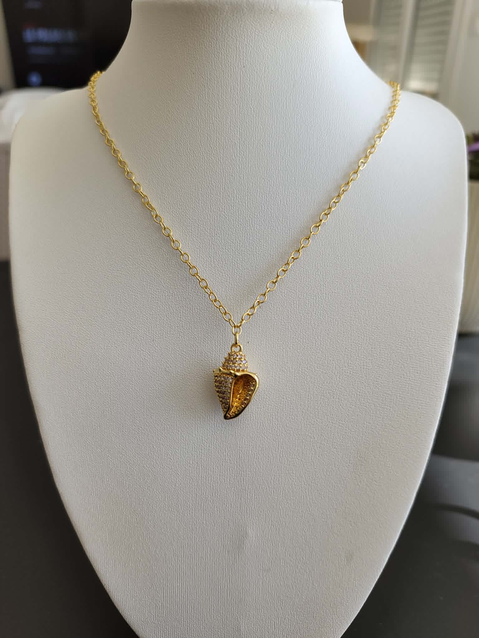 Collier "coquillage étincelant"