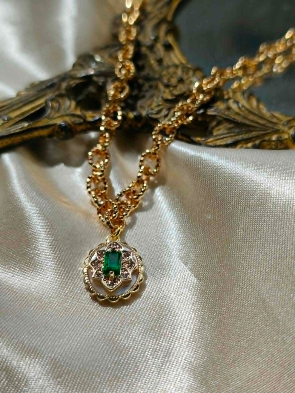 Collier "L’Émeraude d’Eugénie"