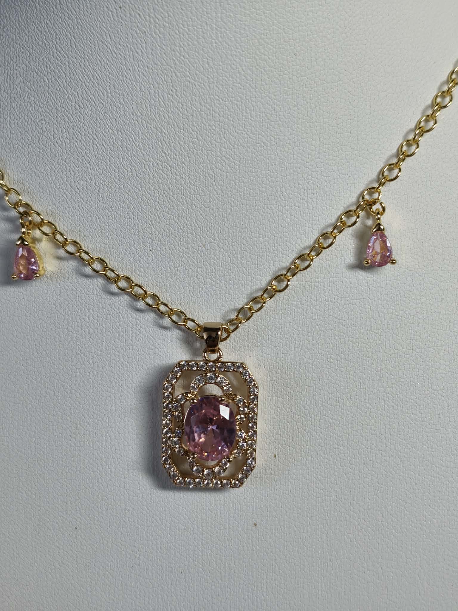 Collier "éclat rose"
