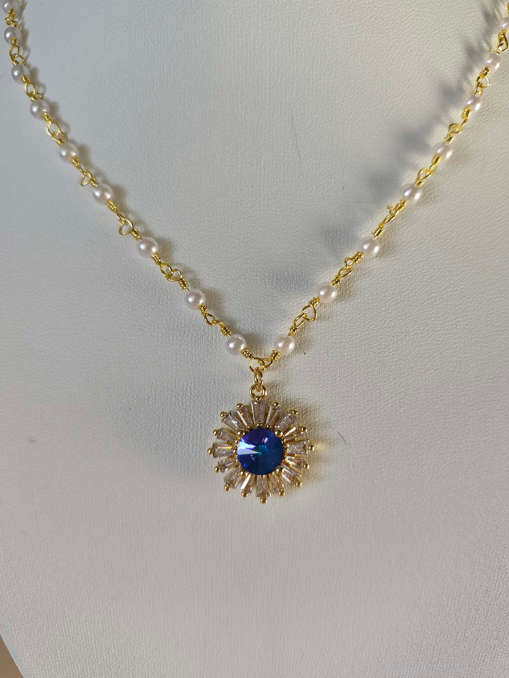 Collier "soleil bleu royal"