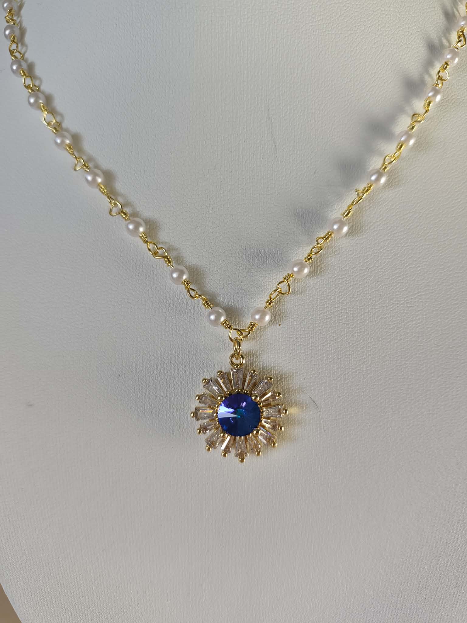 Collier "soleil bleu royal"