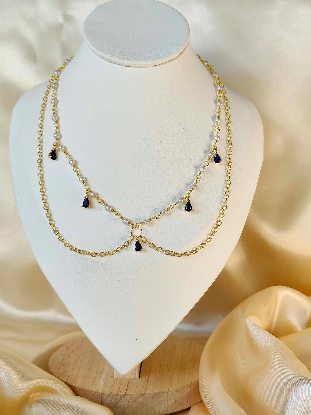 Parure collier et boucles d'oreilles doré, bleu et perles - Saphir céleste