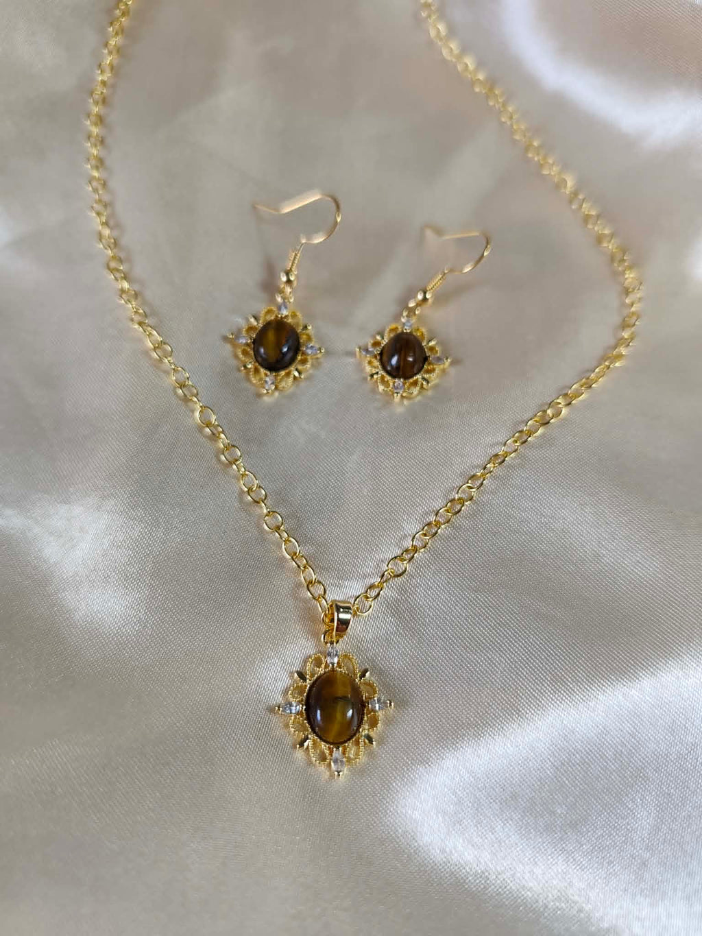 parure "oeil de tigre"