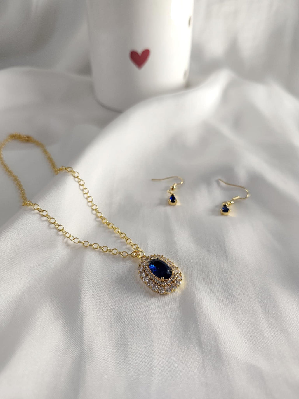 Parure collier et boucles d'oreilles doré et bleu - Eclat de Saphir