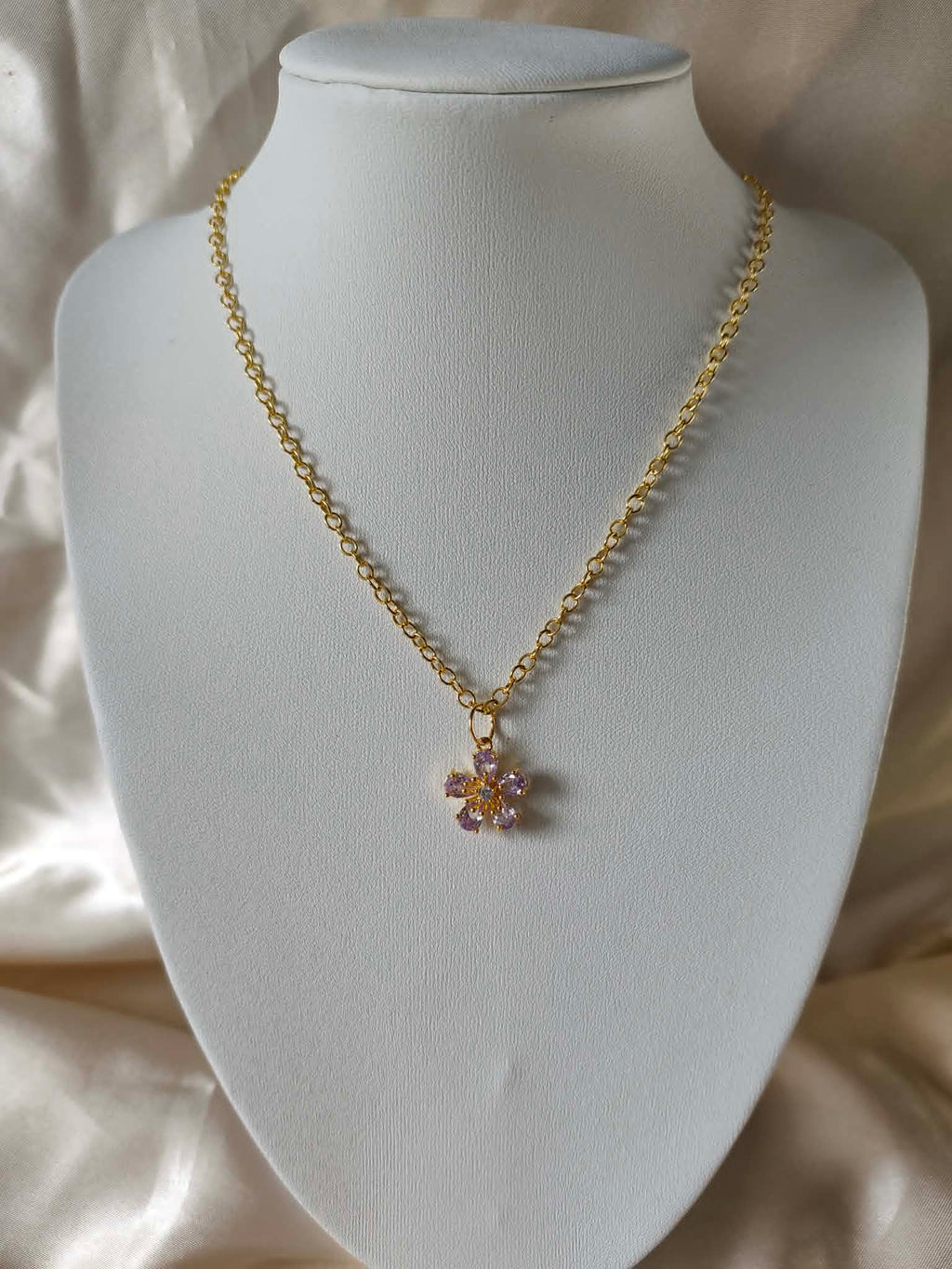 Collier "L’Éclosion Royale"