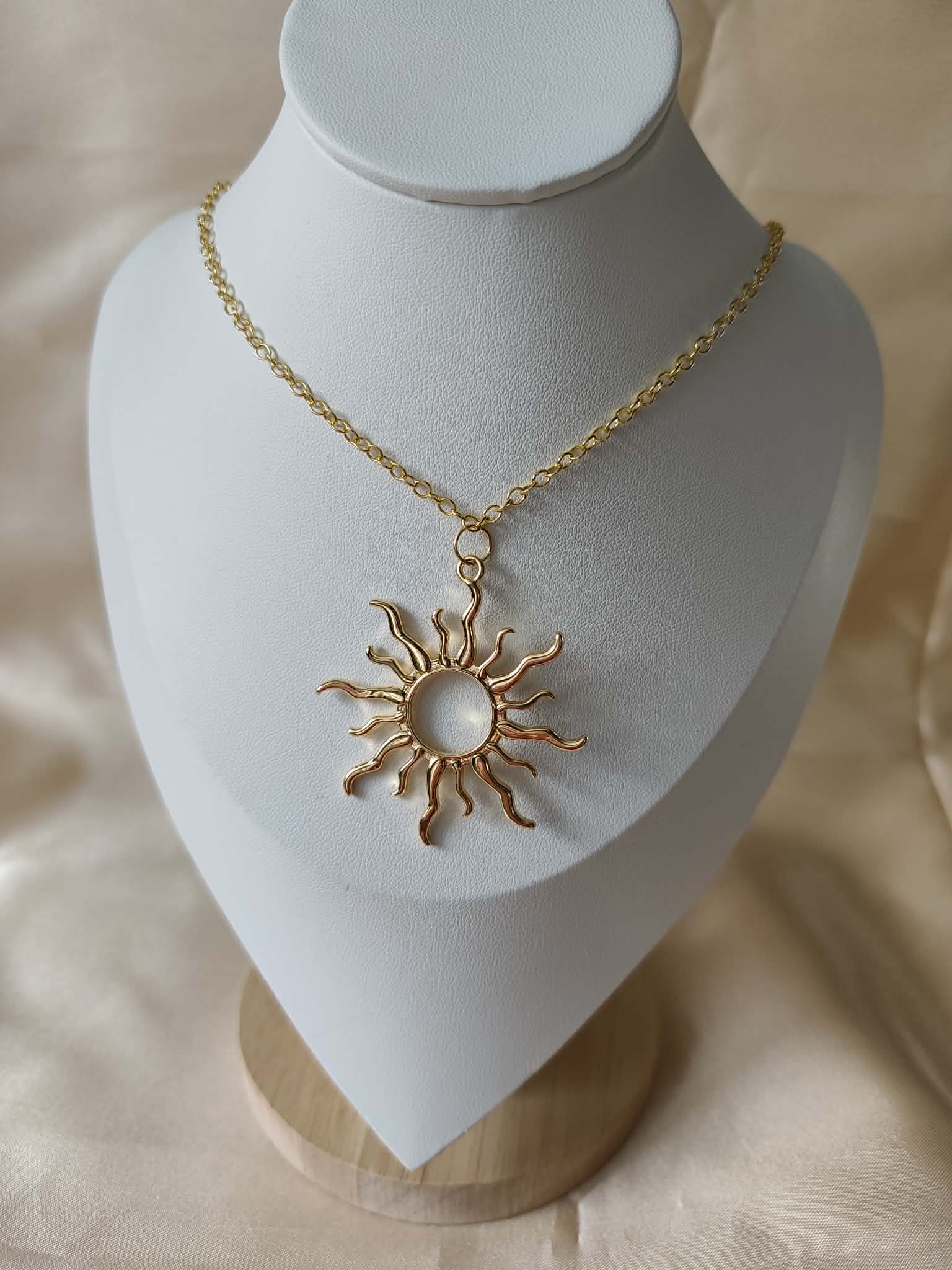 Collier "Soleil doré"