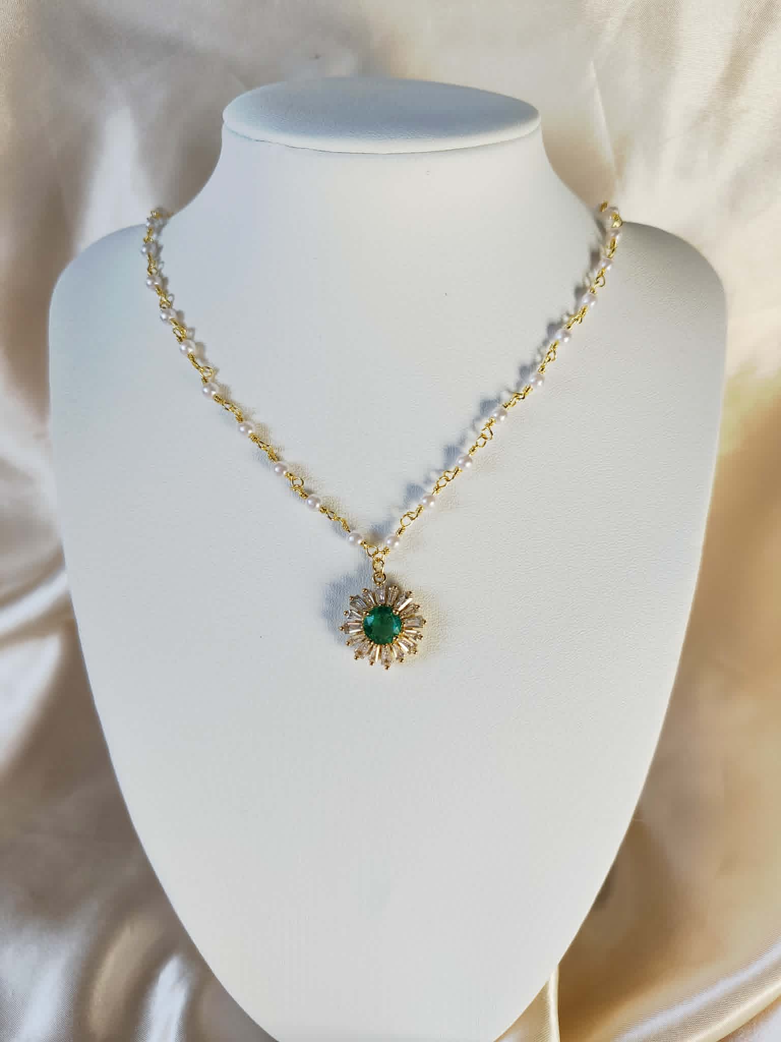 Collier "soleil vert royal"