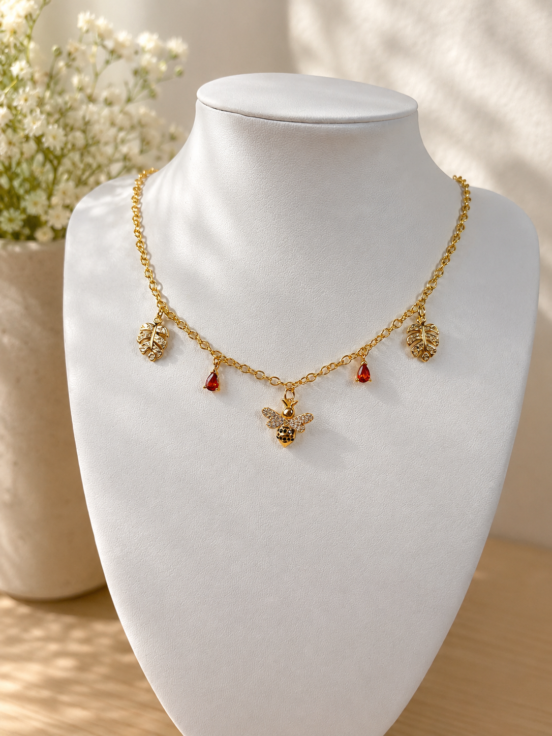 Collier "L'abeille d'Ambre"
