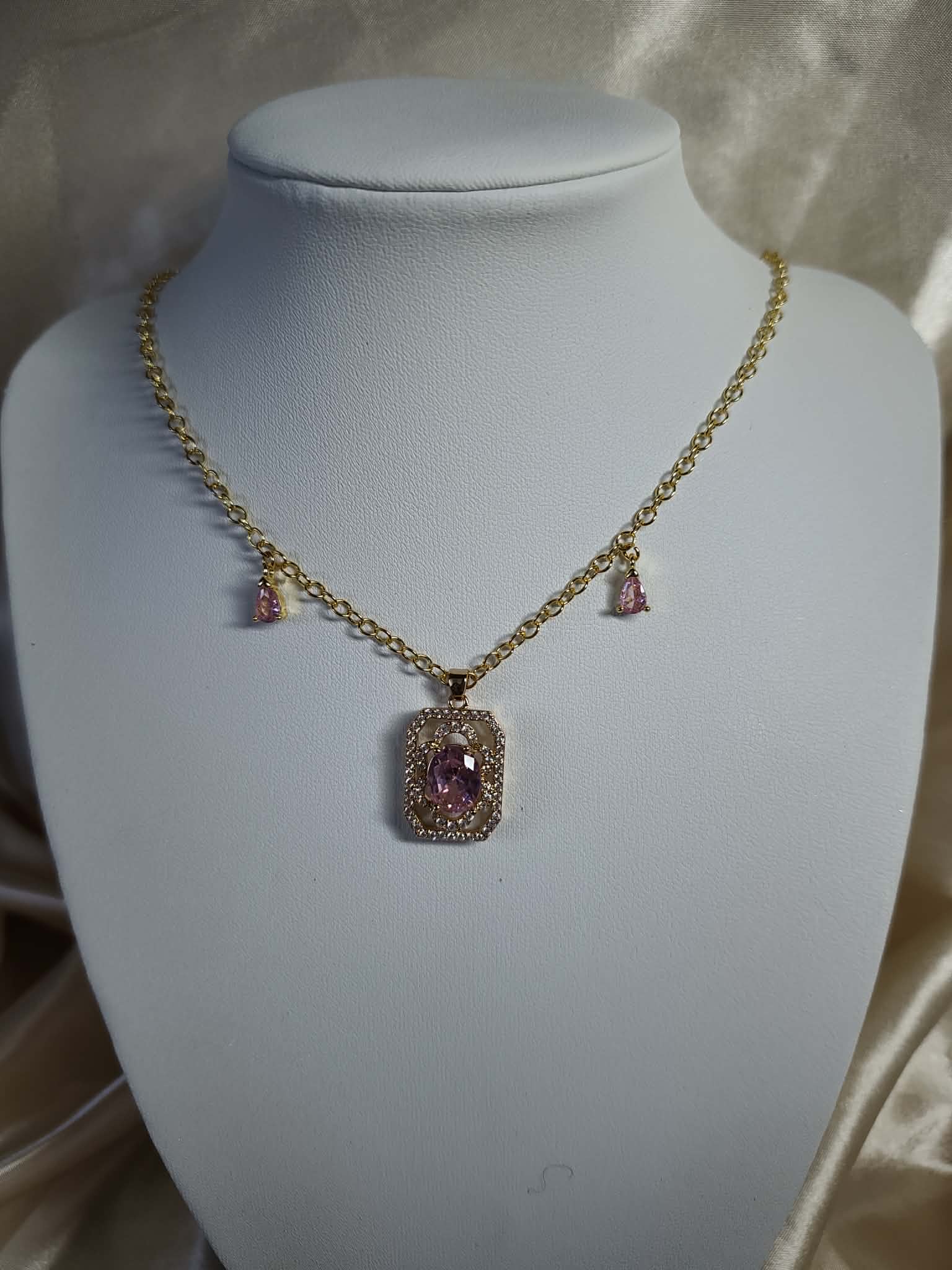 Collier "éclat rose"