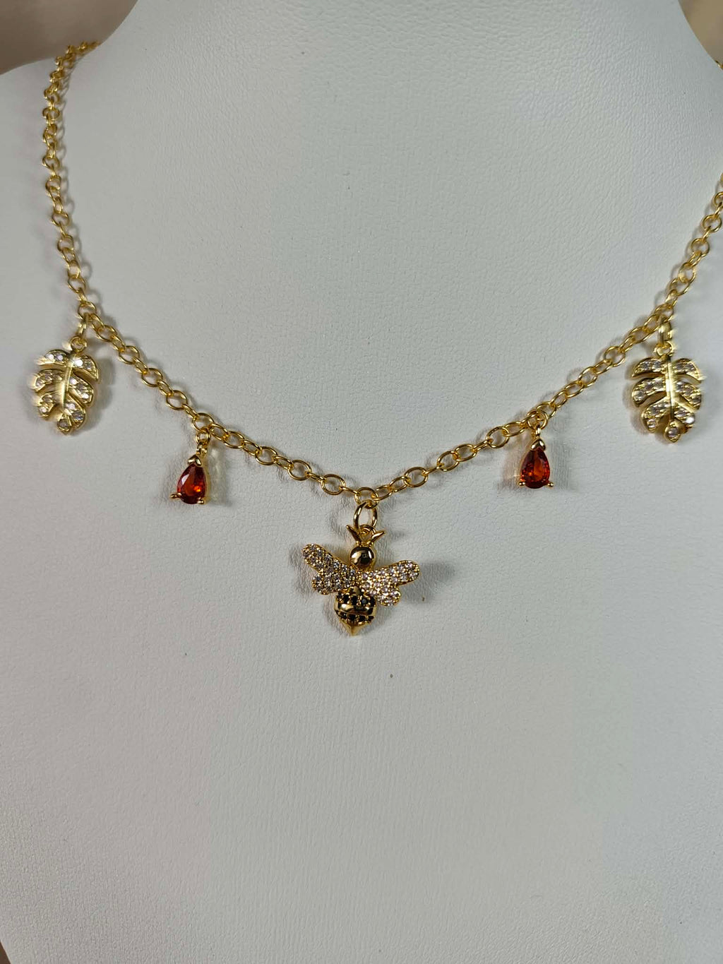 Collier "L'abeille d'Ambre"