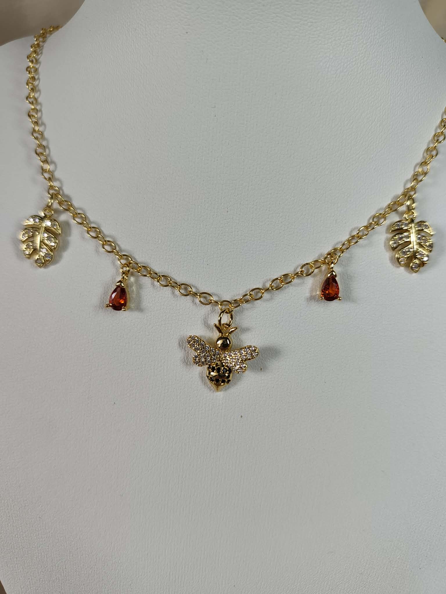 Collier "L'abeille d'Ambre"