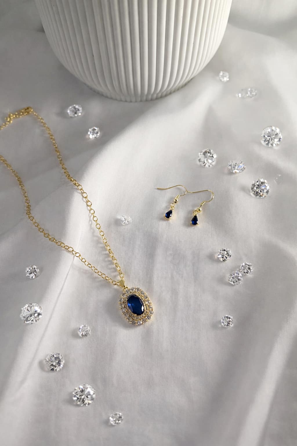 Parure collier et boucles d'oreilles doré et bleu - Eclat de Saphir