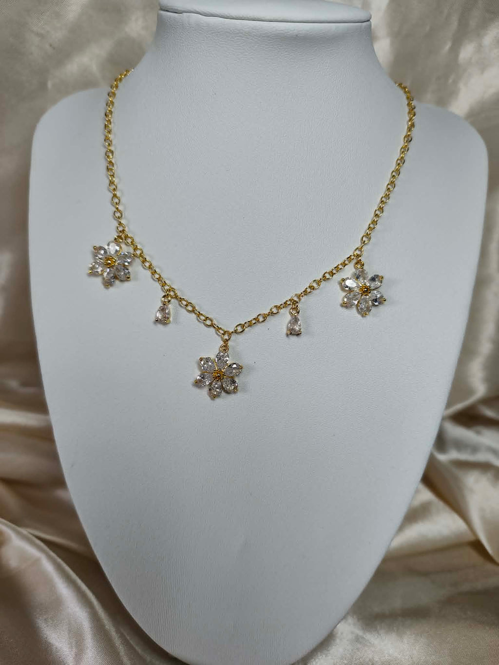 Collier "couronne de fleurs"