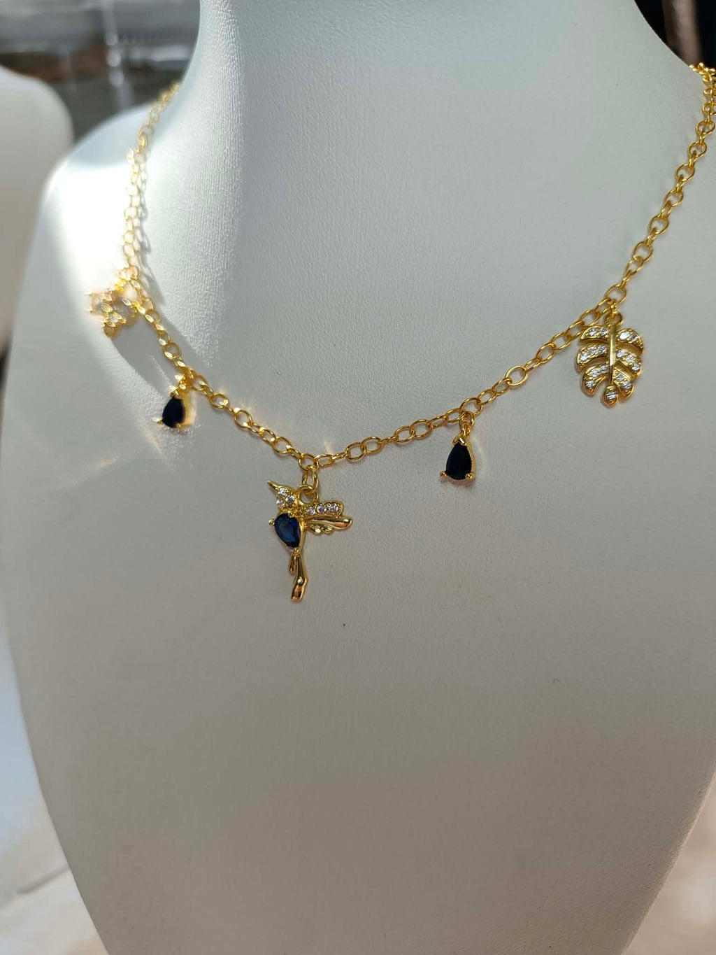 collier "Le Jardin Secret de la Reine"