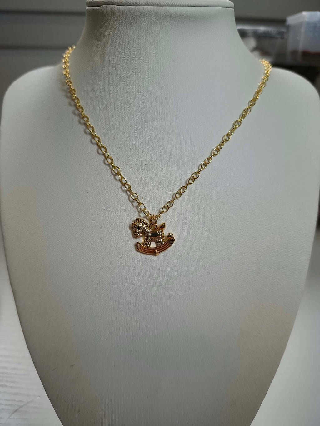 Collier "Le Petit Cheval de Rose"