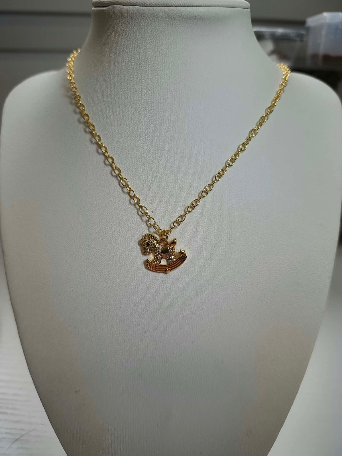 Collier "Le Petit Cheval de Rose"