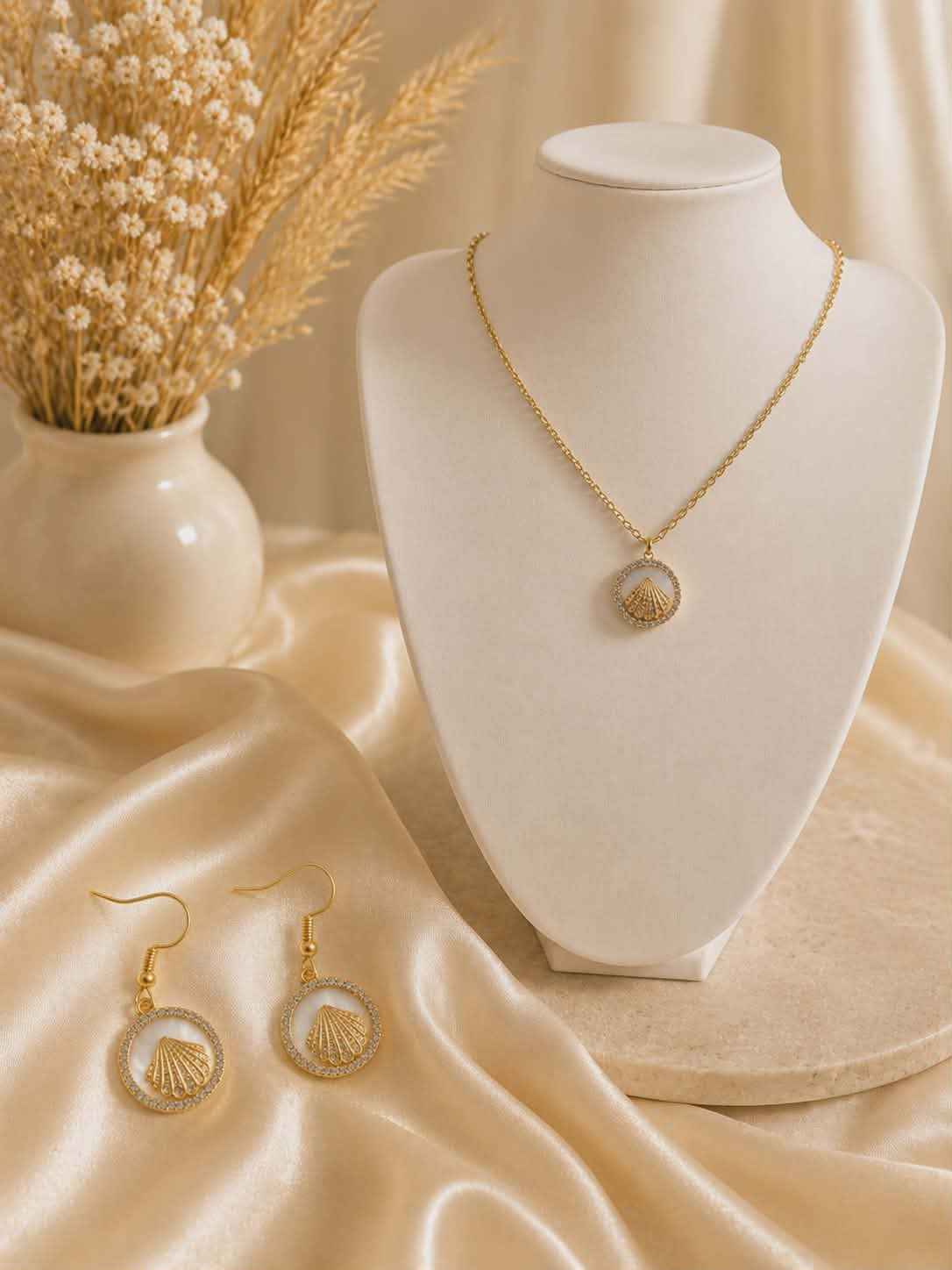 parure collier + boucles d'oreilles "coquillage d'été"