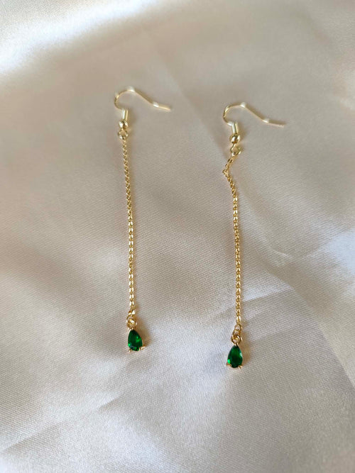 Boucles d’oreilles longues dorées et émeraude — Larmes d’Émeraude