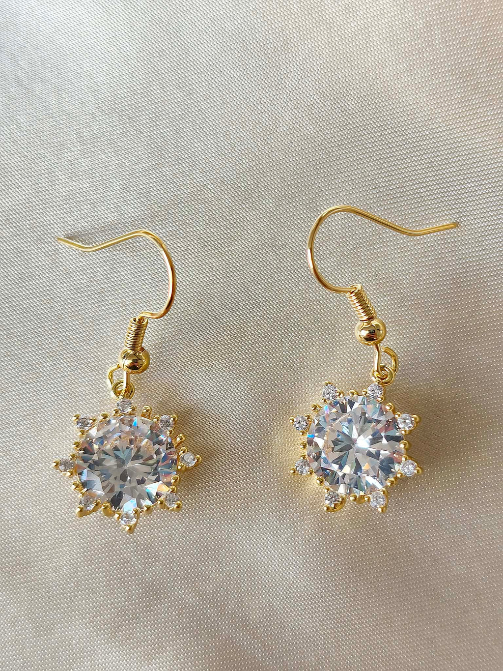 boucles d'oreilles en laiton plaqué or 18k, collier et boucles d'oreilles avec soleils lumineux, élégance pour femme