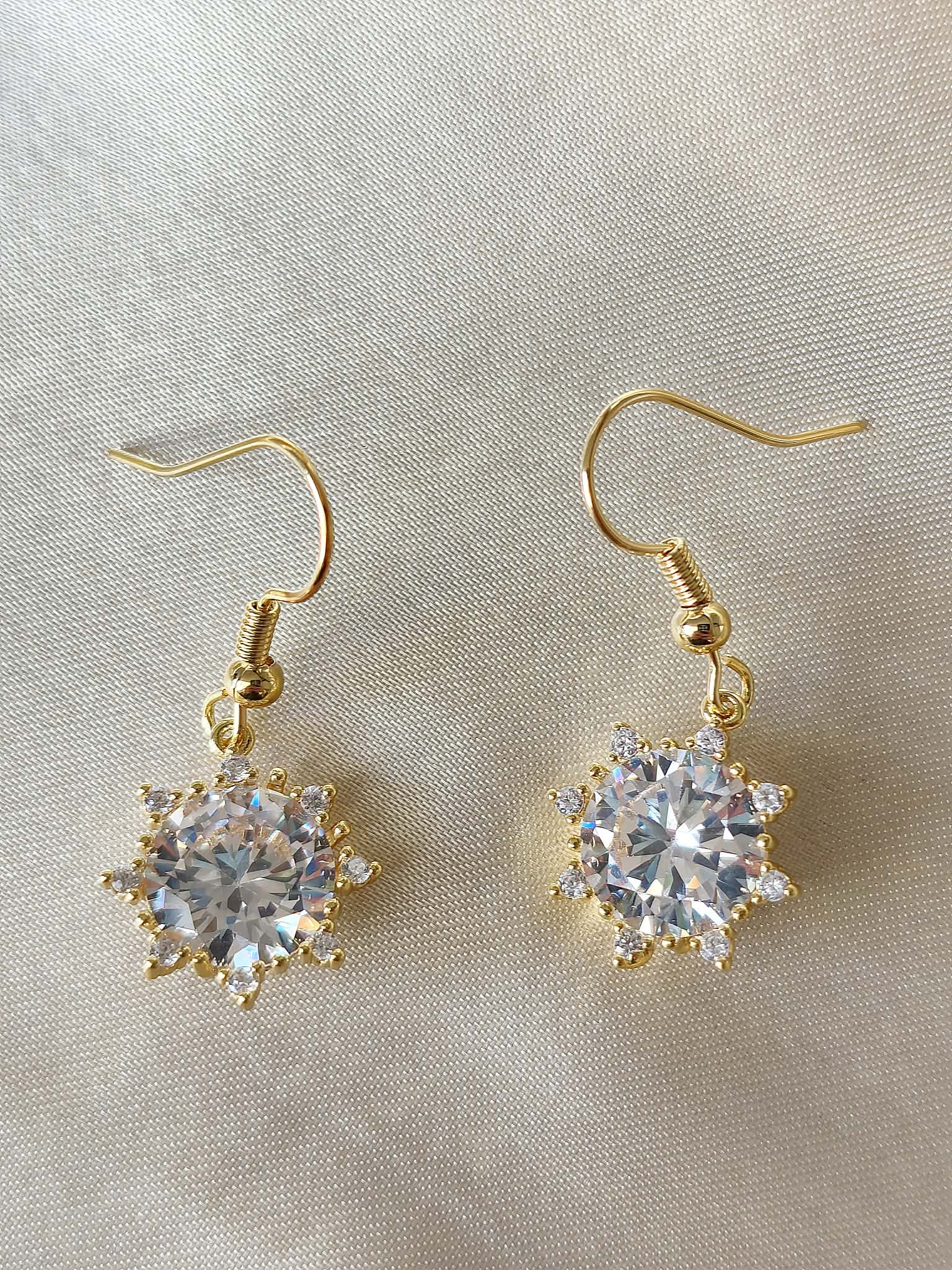 boucles d'oreilles en laiton plaqué or 18k, collier et boucles d'oreilles avec soleils lumineux, élégance pour femme