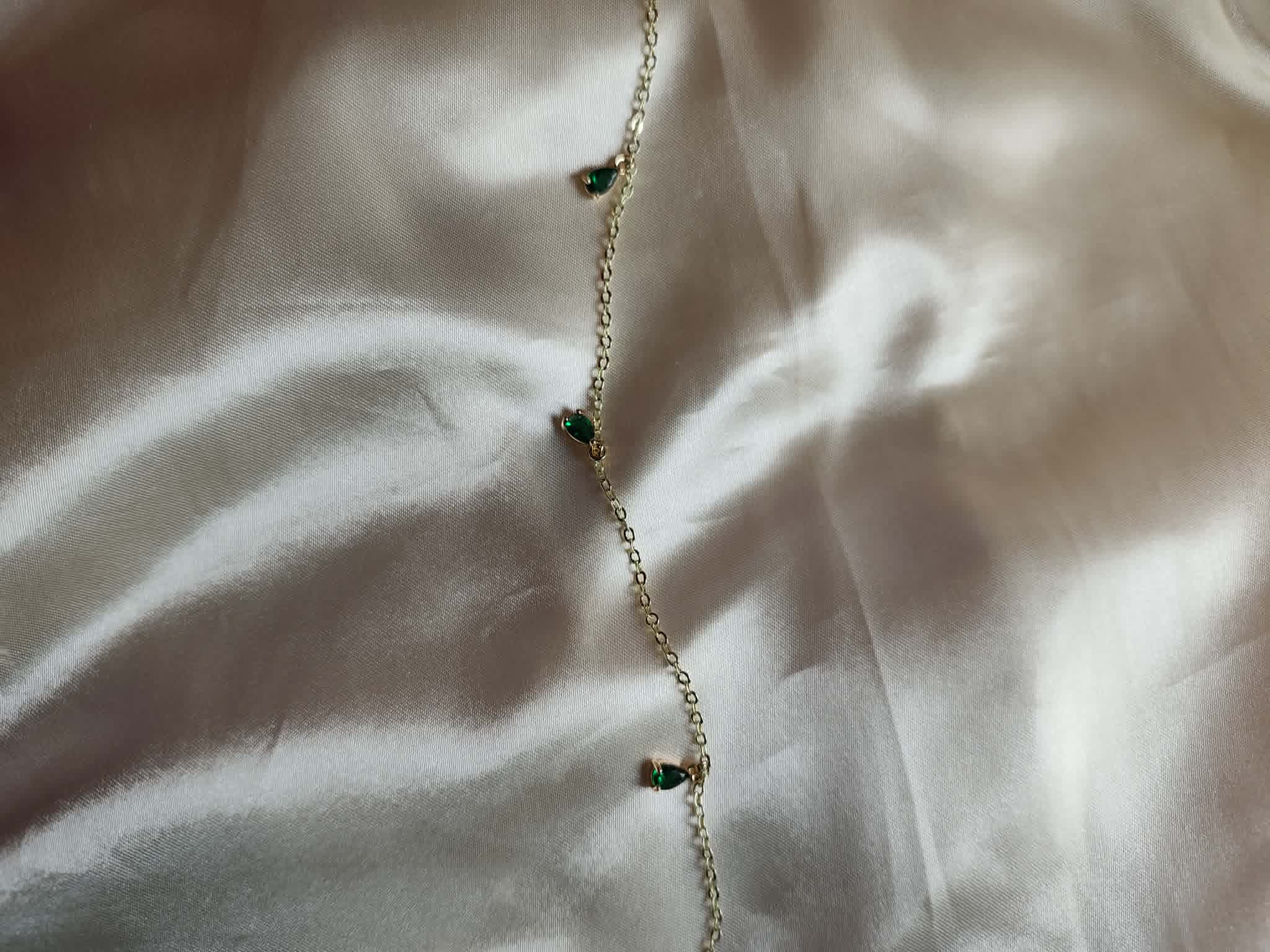 Bracelet de cheville "Rosée d’Émeraude"
