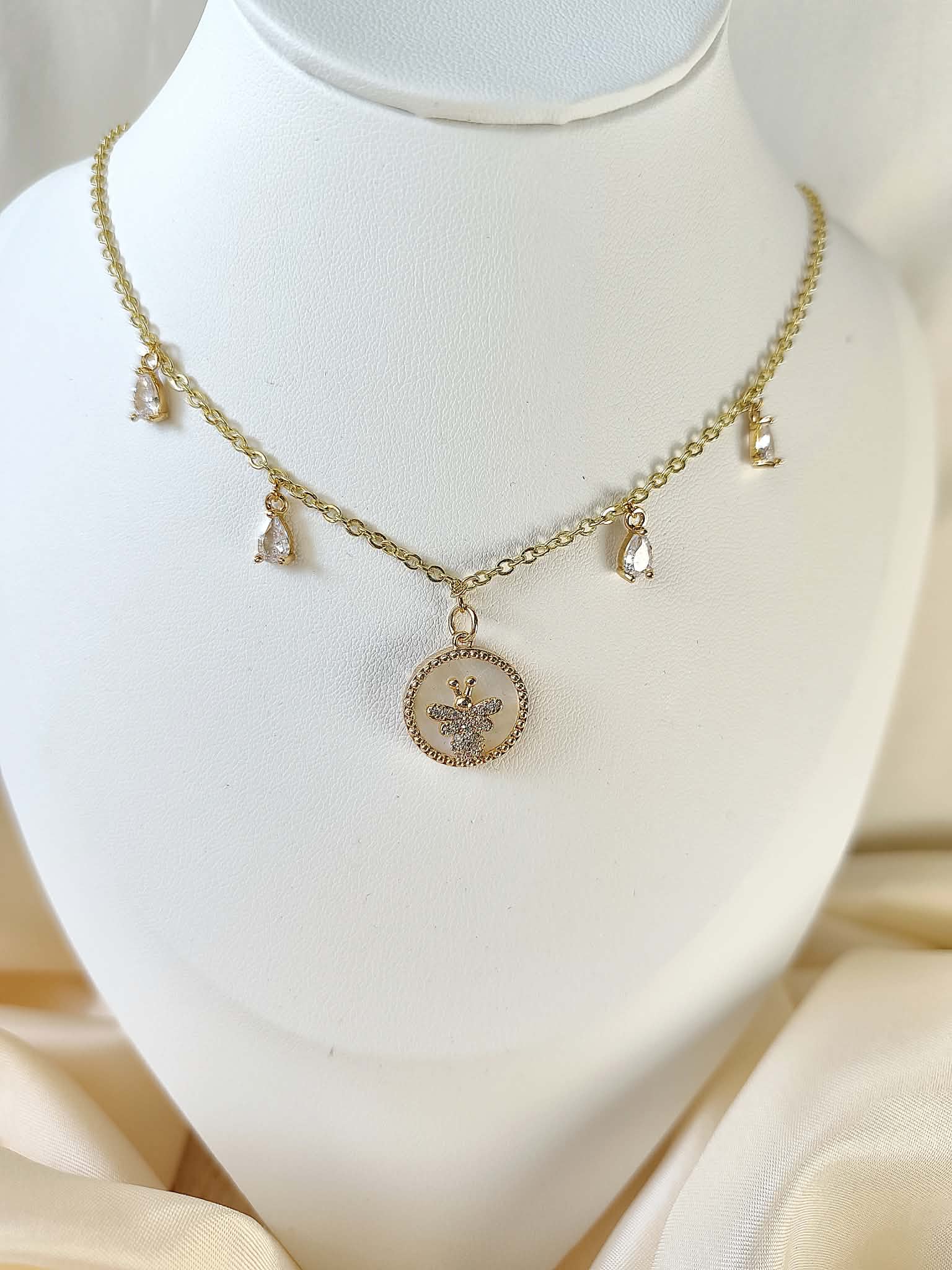 Collier Papillon doré et brillant unique - Métamorphose