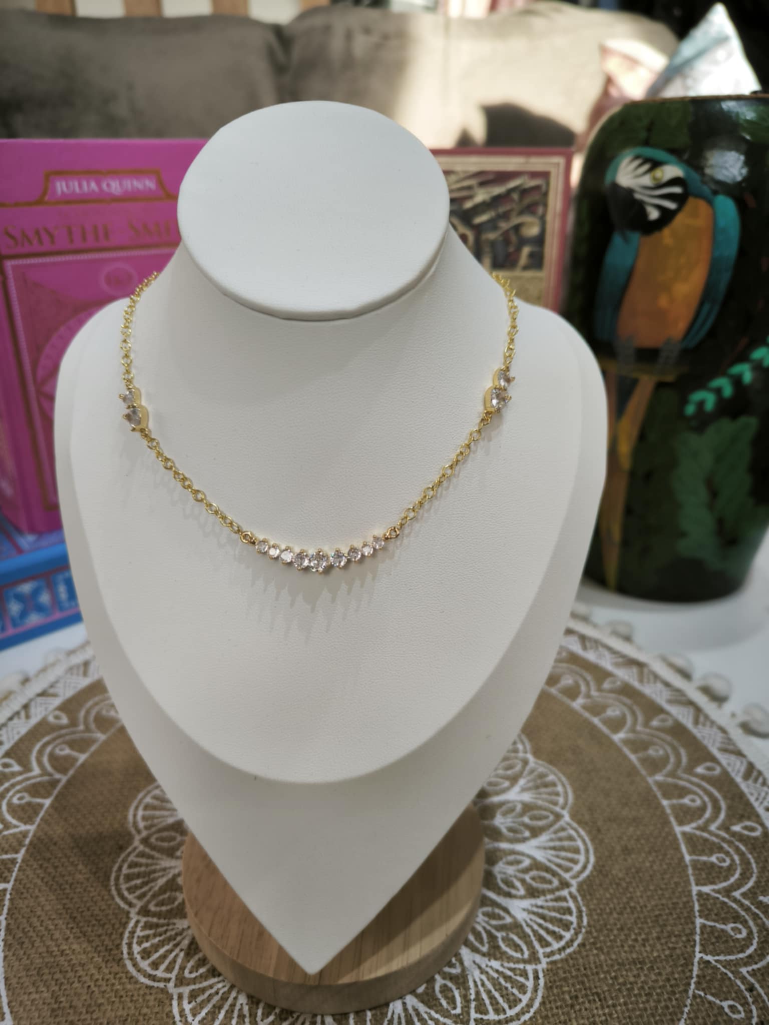 Le collier doré et brillant -  Éclat Impérial