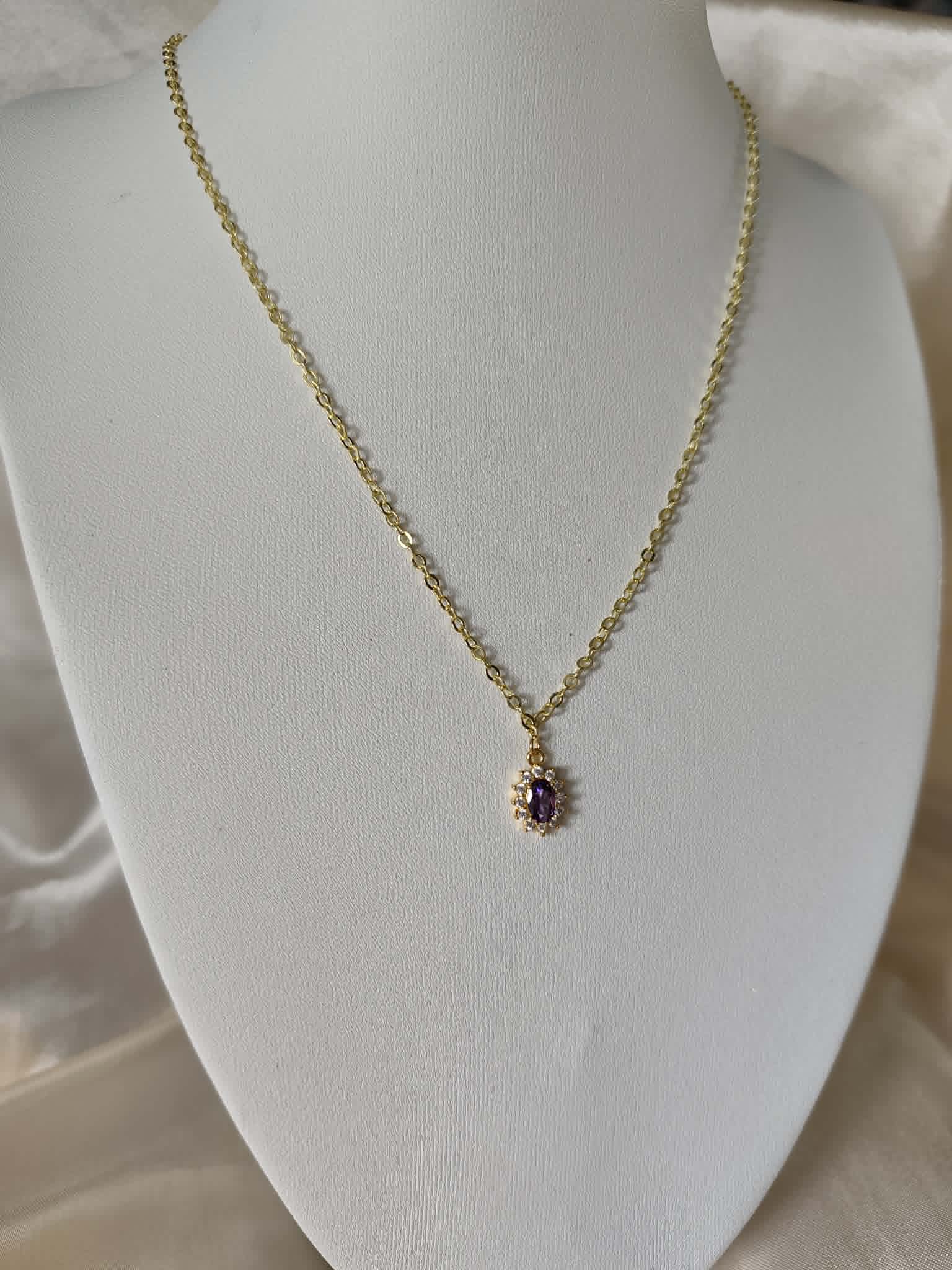 Collier "médaillon violet"