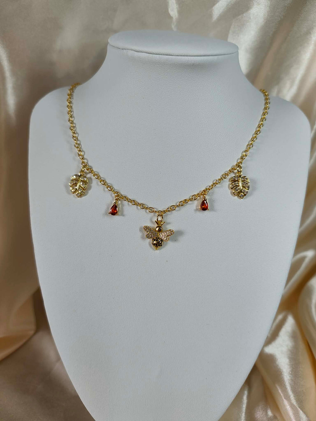 Collier "L'abeille d'Ambre"