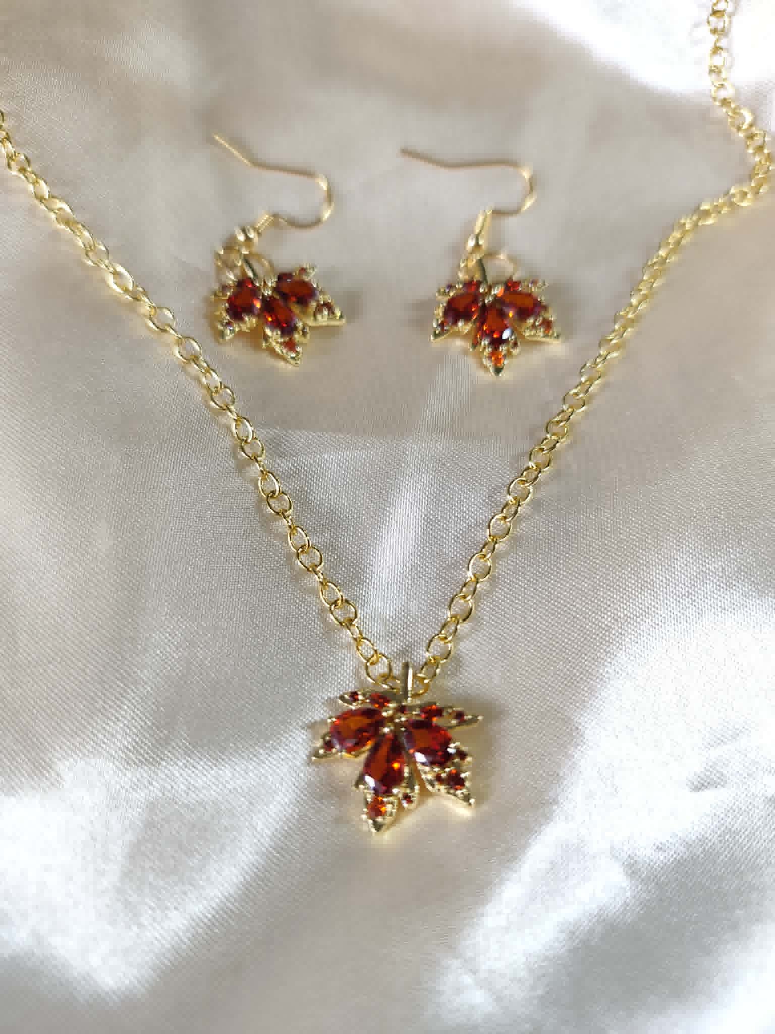 parure "feuilles d'érables"
