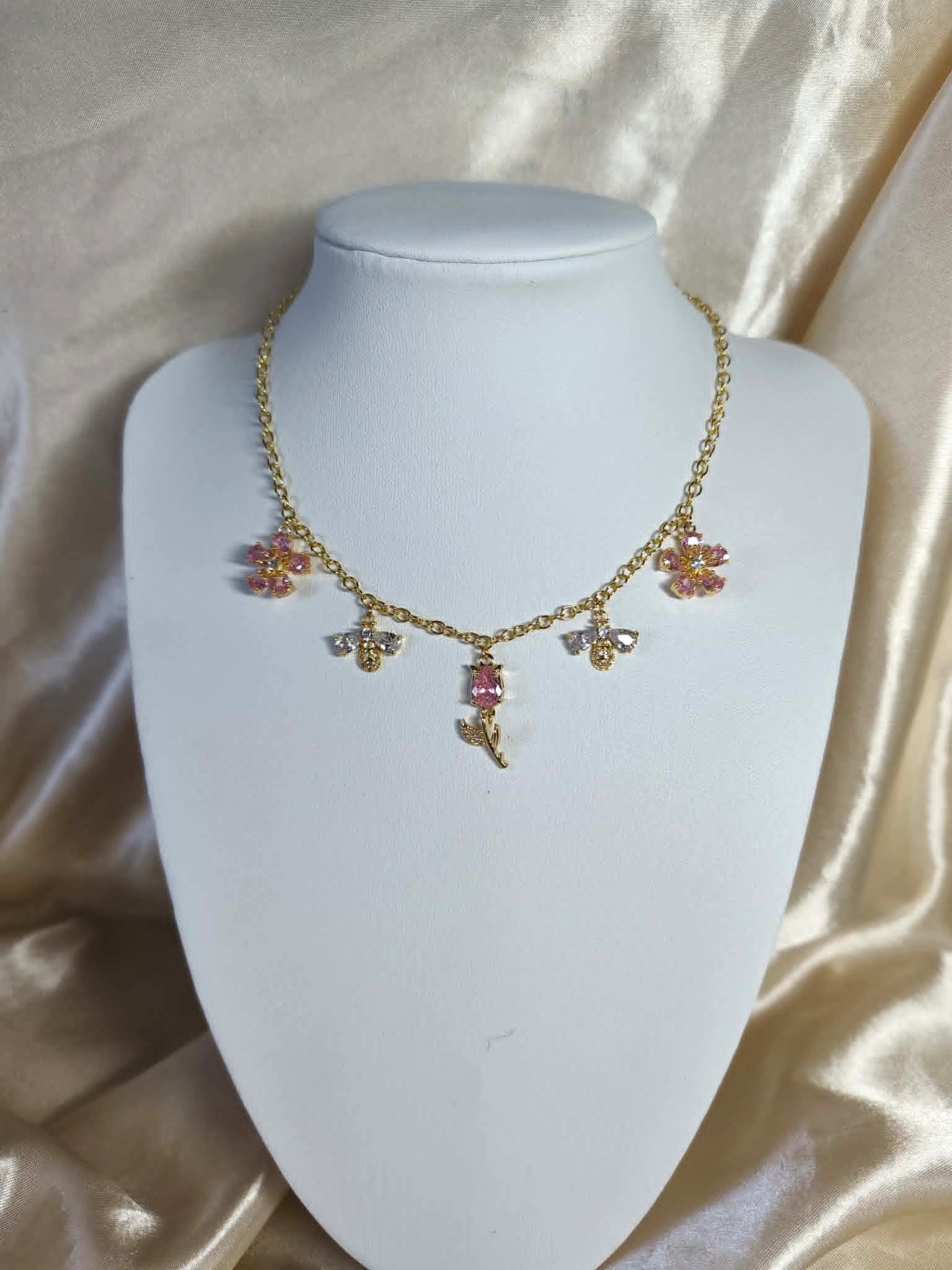 Le collier “Jardin fleuri”