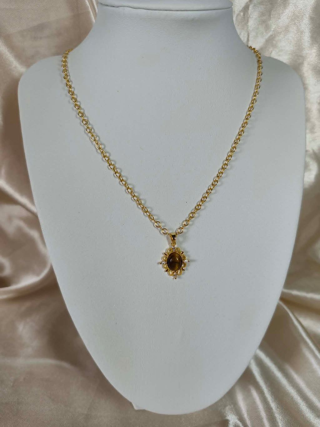 Collier Le Regard de la Reine