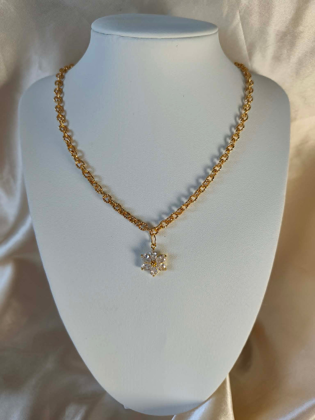 Collier "fleur d'or"